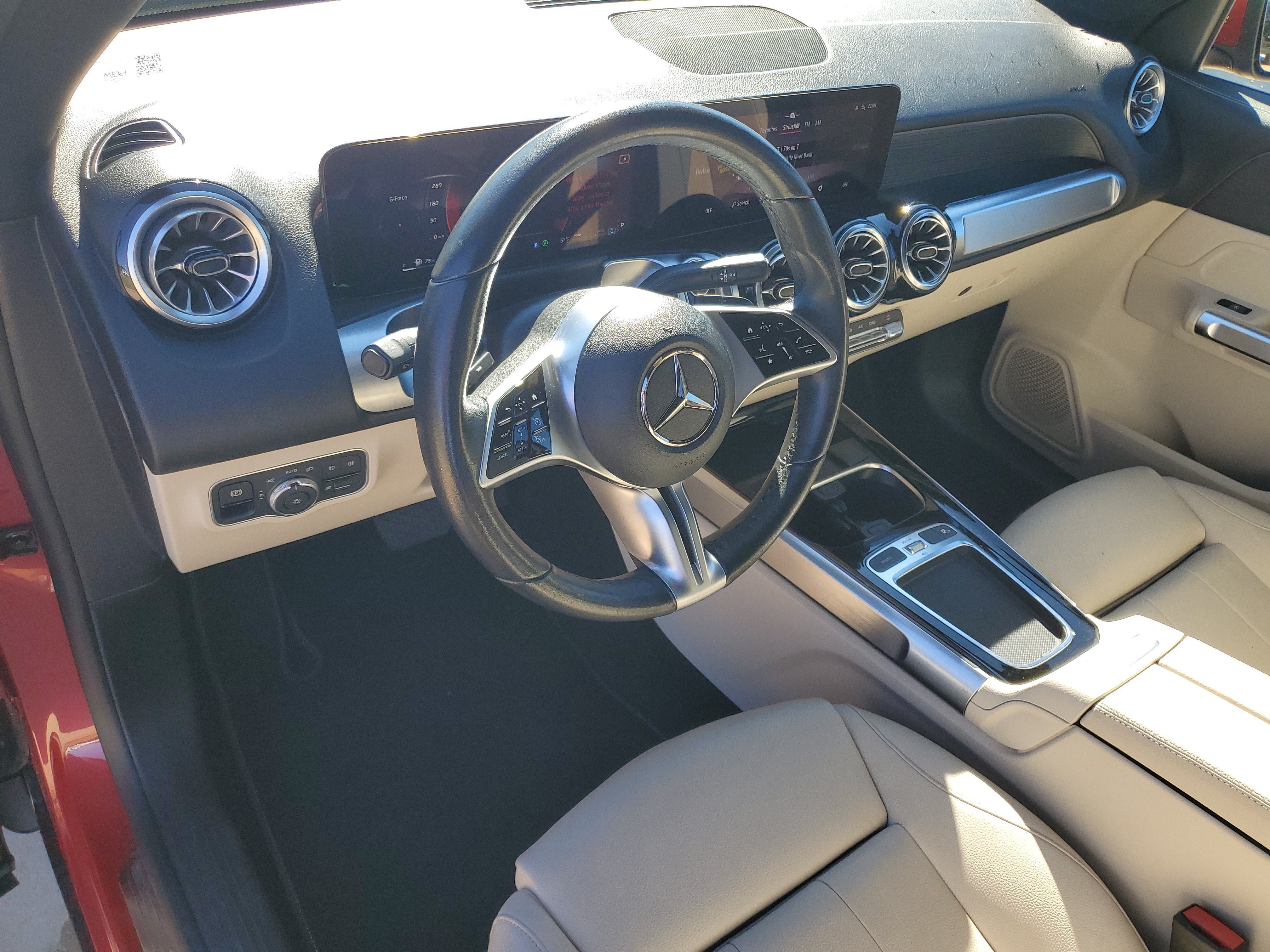 Used 2024 Mercedes-Benz GLB 250 image 4