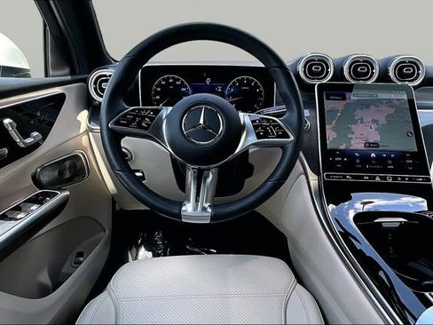 Used 2026 Mercedes-Benz GLC 300 4MATIC image 11