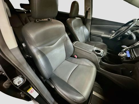 Used 2014 Toyota Prius V Five FWD image 32