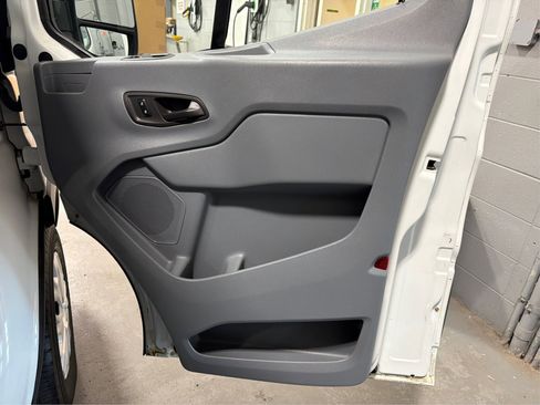 Used 2015 Ford Transit 350 XLT RWD image 23