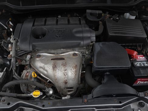 Used 2010 Toyota Camry LE image 26