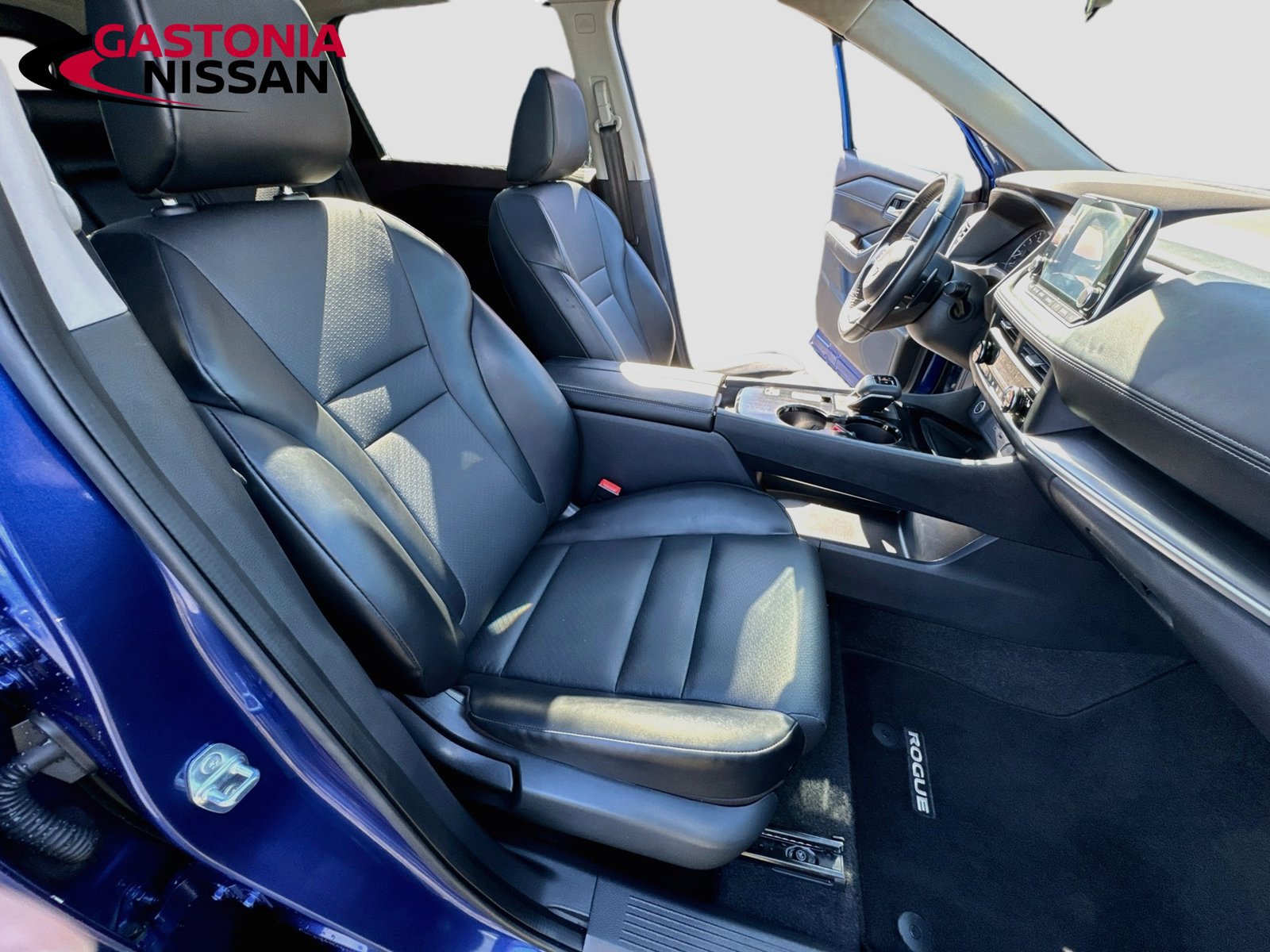 Used 2023 Nissan Rogue SV w/ SV Premium B Package FWD image 35