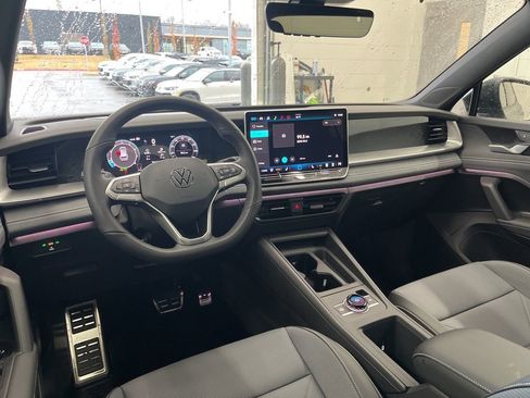 New 2026 Volkswagen Tiguan SE R-Line AWD/4WD image 12