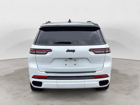 Used 2023 Jeep Grand Cherokee L Summit w/ Luxury Tech Group V AWD/4WD image 4