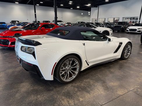 Used 2016 Chevrolet Corvette Z06 w/ 3LZ Preferred Equipment Group RWD image 9