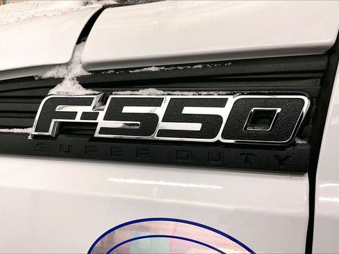 Used 2015 Ford F550 4x4 Regular Cab Super Duty image 13