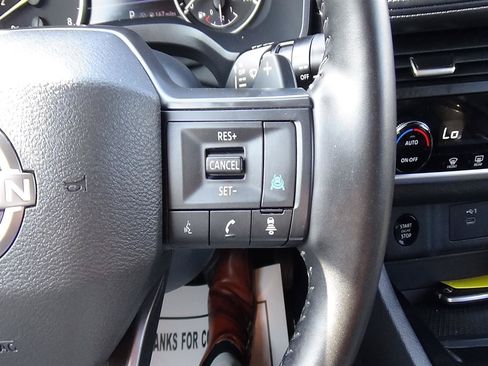 Used 2025 Nissan Rogue SV AWD/4WD image 22