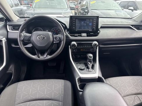 Used 2021 Toyota RAV4 XLE image 18