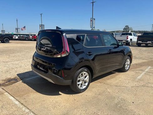 Used 2023 Kia Soul LX w/ LX Technology Package FWD image 7