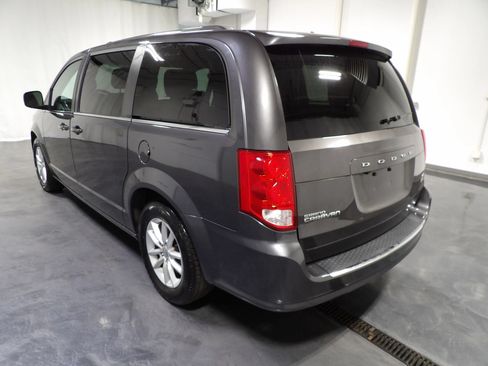 Used 2019 Dodge Grand Caravan SXT FWD image 6