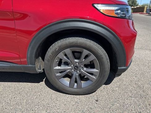 Used 2022 Ford Explorer XLT w/ Equipment Group 202A RWD image 9