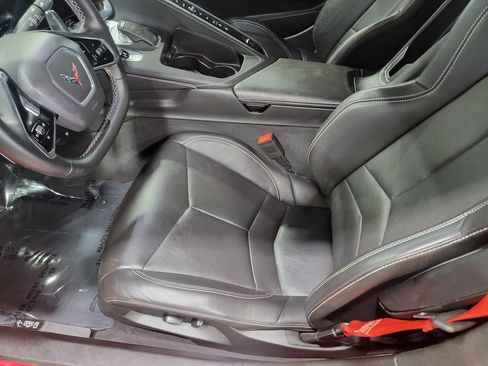 Used 2021 Chevrolet Corvette Stingray Coupe w/ Z51 Performance Package RWD image 12