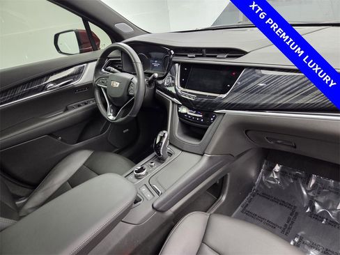 Used 2024 Cadillac XT6 Premium Luxury image 16
