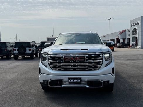 Used 2024 GMC Sierra 1500 Denali w/ Denali Reserve Package AWD/4WD image 2
