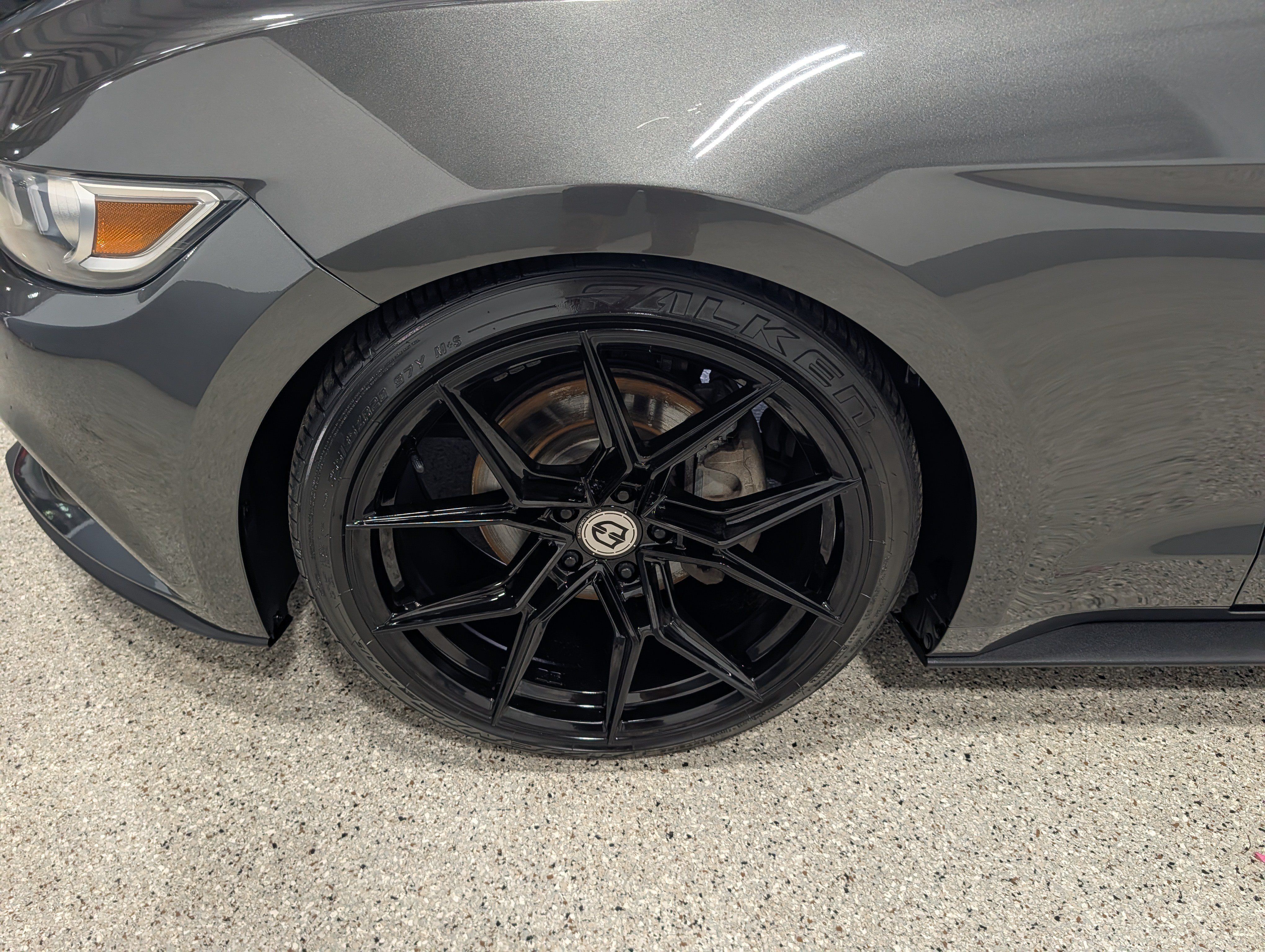 Used 2015 Ford Mustang Premium RWD image 9