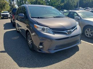 Used 2019 Toyota Sienna XLE w/ XLE Navigation Package FWD video 1