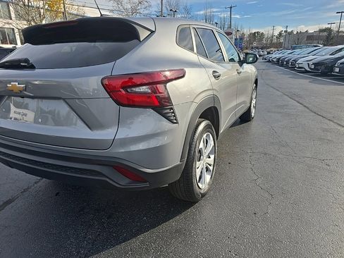 Used 2024 Chevrolet Trax LS image 8