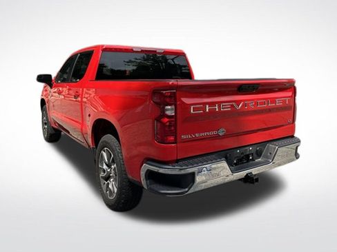 Used 2024 Chevrolet Silverado 1500 LT AWD/4WD image 3