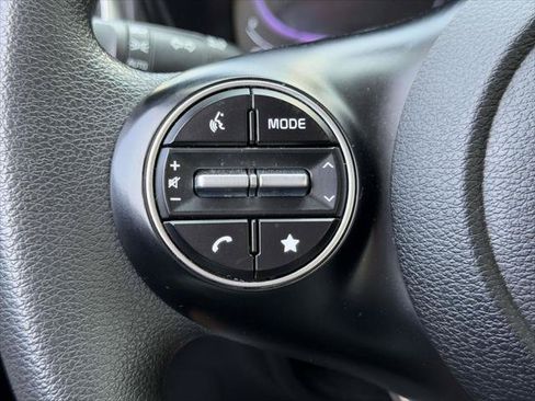 Used 2023 Kia Soul LX w/ LX Technology Package FWD image 23