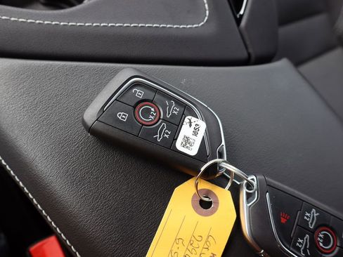 Used 2024 Chevrolet Corvette Stingray w/ Z51 Performance Package image 20