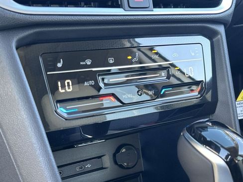 New 2026 Volkswagen Taos SE FWD image 24