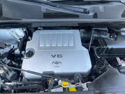 Used 2012 Toyota Highlander FWD w/ Tech Pkg image 28