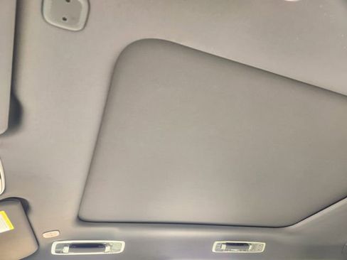 New 2026 Land Rover Range Rover SE image 18