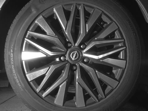 Used 2025 Nissan Altima 2.5 SV FWD image 15