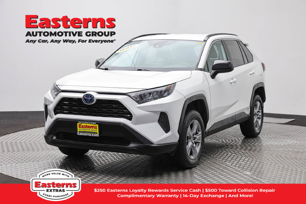 Used 2022 Toyota RAV4 LE AWD/4WD image 1