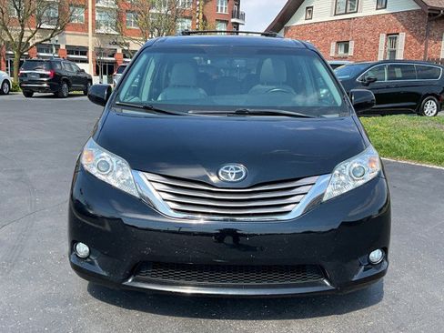 Used 2016 Toyota Sienna XLE w/ XLE Navigation Package image 2