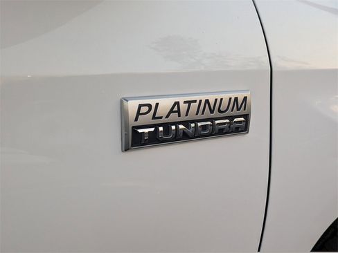 Used 2014 Toyota Tundra Platinum image 9