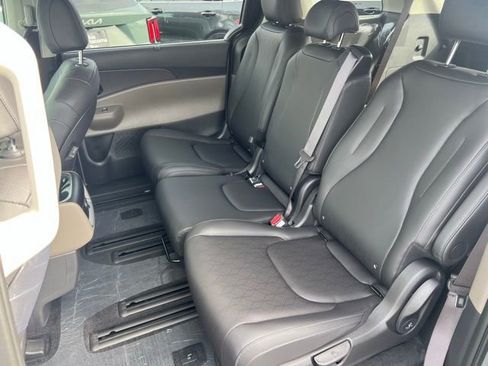 New 2026 Kia Carnival EX FWD image 16