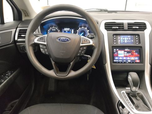 Used 2016 Ford Fusion SE FWD image 22