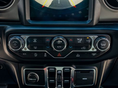 Used 2022 Jeep Wrangler Unlimited Sport w/ Sun And Sound Package image 27