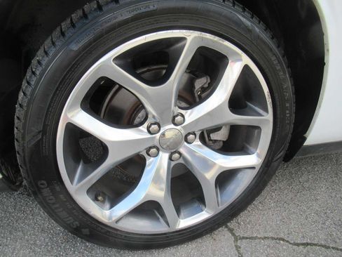 Used 2016 Dodge Challenger SXT Plus image 9