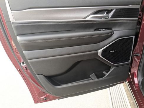 New 2026 Jeep Grand Wagoneer L Limited image 28