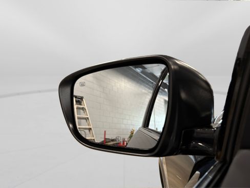 Used 2024 Nissan Murano SV AWD/4WD image 15
