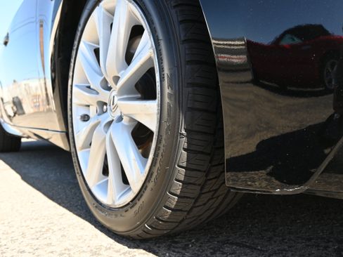 Used 2016 Lexus IS 300 AWD image 17