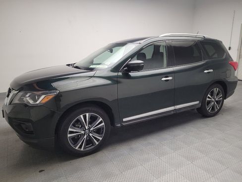 Used 2018 Nissan Pathfinder Platinum image 2