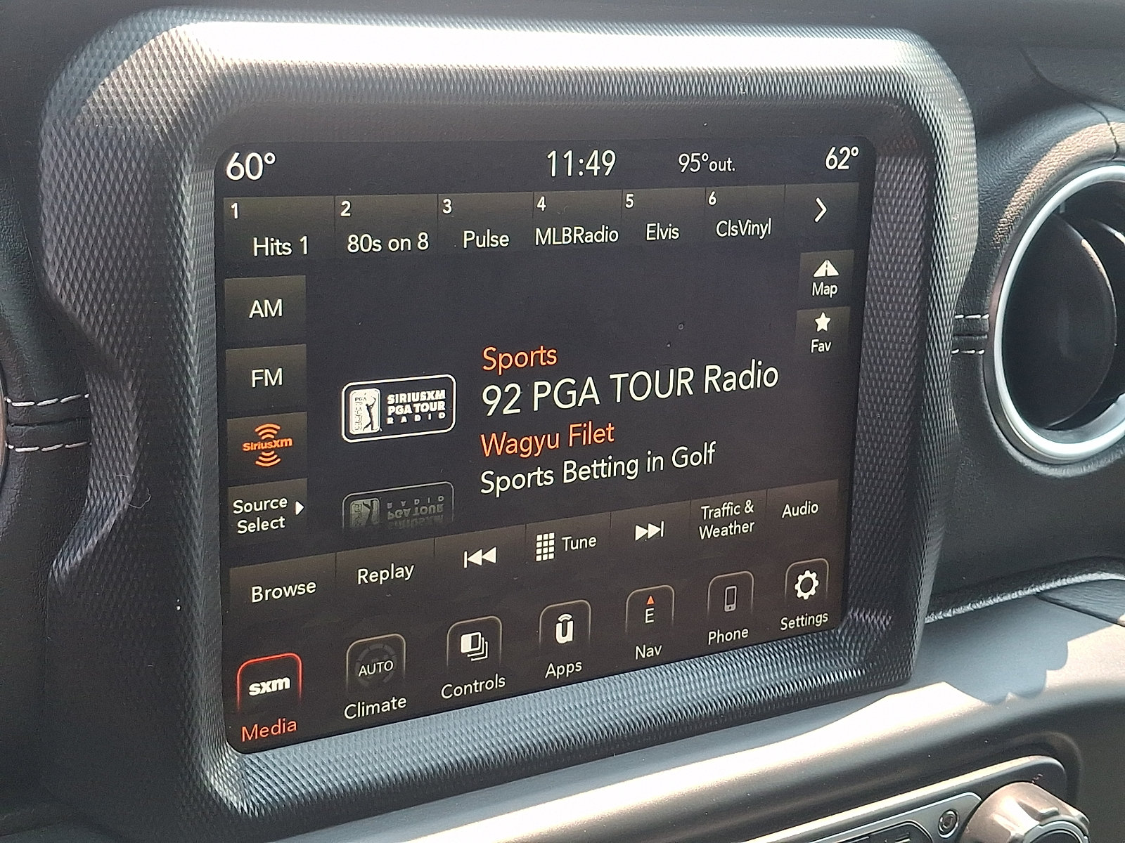 Used 2023 Jeep Wrangler Unlimited Sahara AWD/4WD image 16
