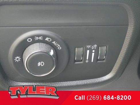 Certified 2024 Jeep Grand Cherokee L Limited w/ Luxury Tech Group II AWD/4WD image 23