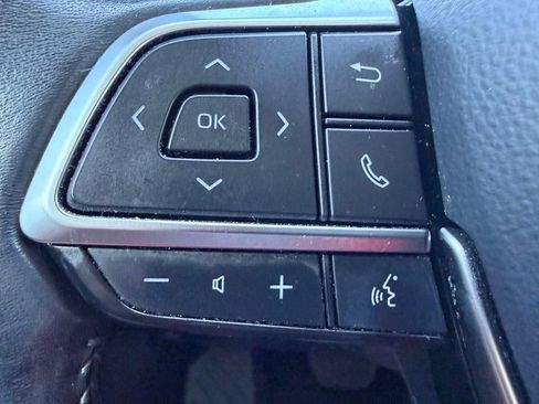 Used 2020 Toyota Highlander XLE AWD/4WD image 15