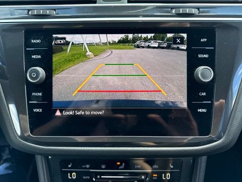 Certified 2023 Volkswagen Tiguan SE R-Line FWD image 29