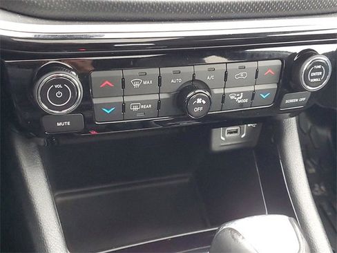 Used 2025 Jeep Compass Limited w/ High Altitude Package image 26