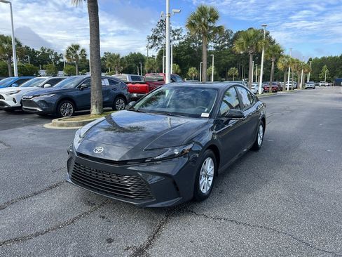Used 2026 Toyota Camry LE FWD image 5