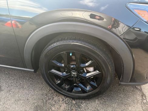 Used 2023 Honda HR-V Sport image 4