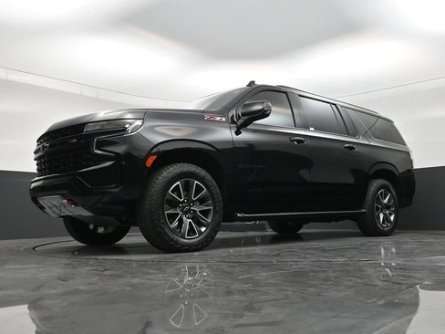 Used 2023 Chevrolet Suburban Z71 w/ Luxury Package AWD/4WD image 20
