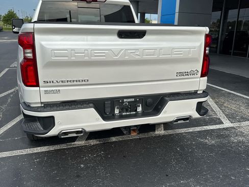 Used 2023 Chevrolet Silverado 1500 High Country w/ High Country Premium Package AWD/4WD image 6