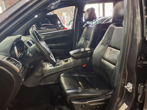 Used 2018 Jeep Grand Cherokee Limited image 18