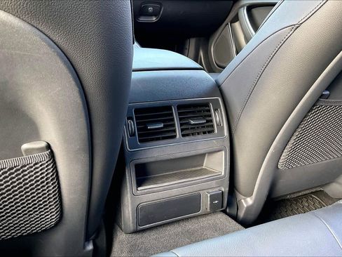 Used 2022 Jaguar XF SE image 35